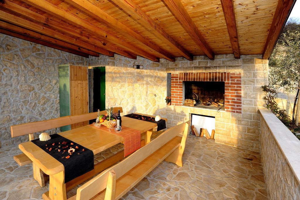 Holiday Home Mirna Vala Sevid Exterior photo