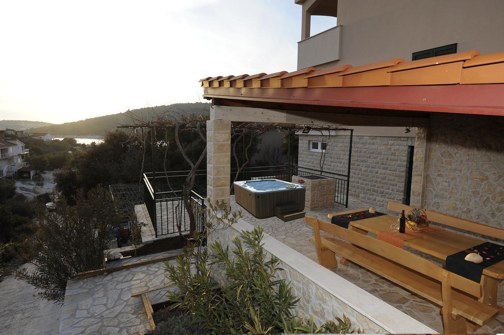 Holiday Home Mirna Vala Sevid Exterior photo
