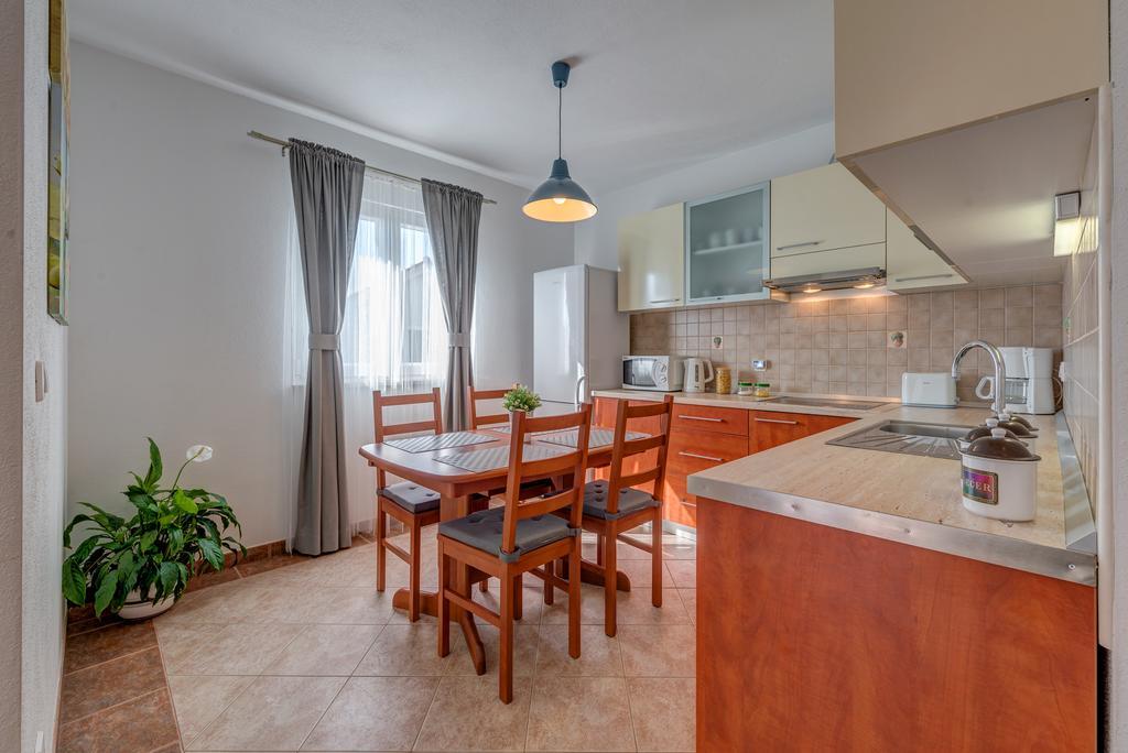 Holiday Home Mirna Vala Sevid Exterior photo