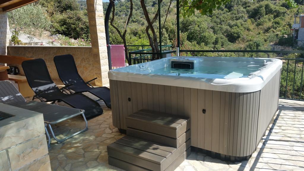 Holiday Home Mirna Vala Sevid Exterior photo