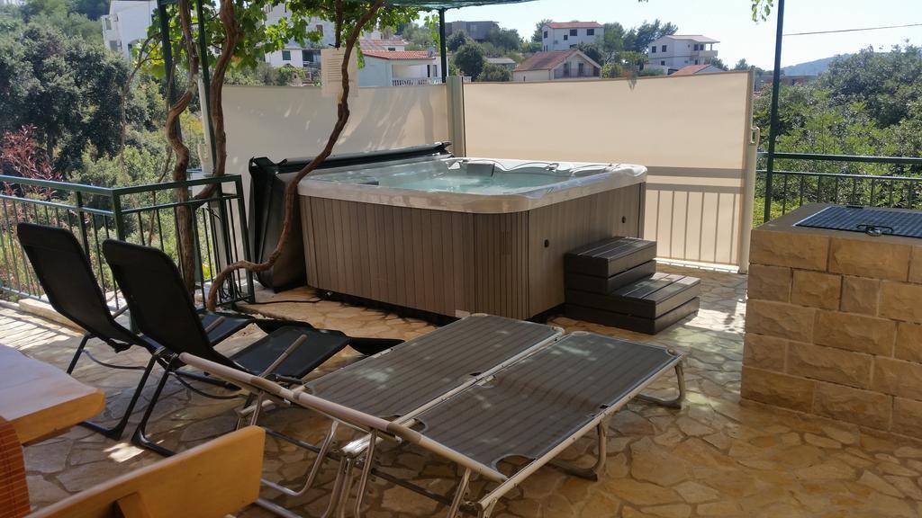 Holiday Home Mirna Vala Sevid Exterior photo